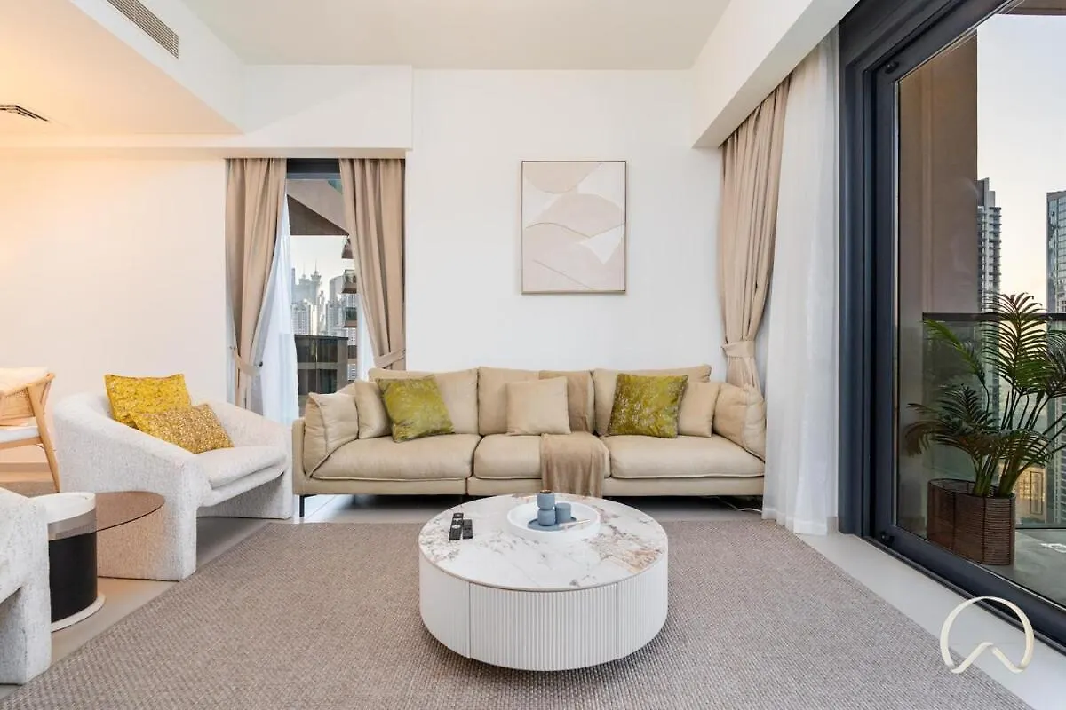 Luxurious 4Br In Act 1 Act 2 With Burj Khalifa View Apartment Dubai