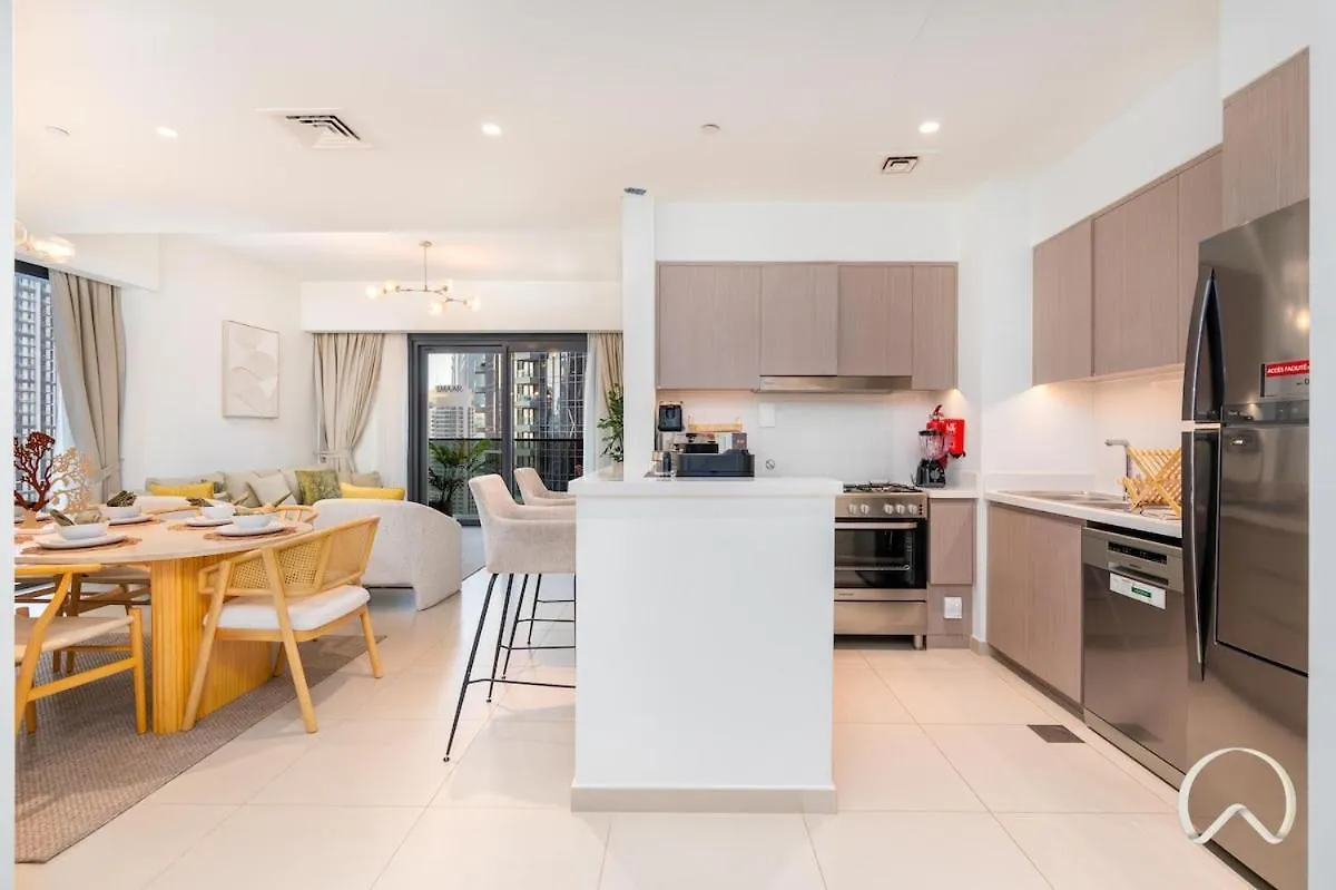 Luxurious 4Br In Act 1 Act 2 With Burj Khalifa View Apartment Dubai